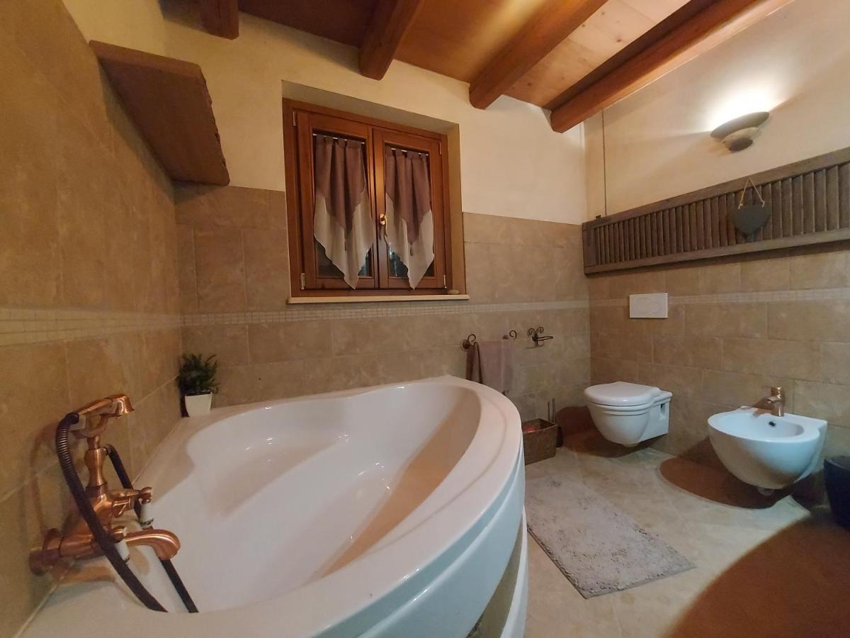 B&B Corte Colli Antichi Sona Exteriör bild