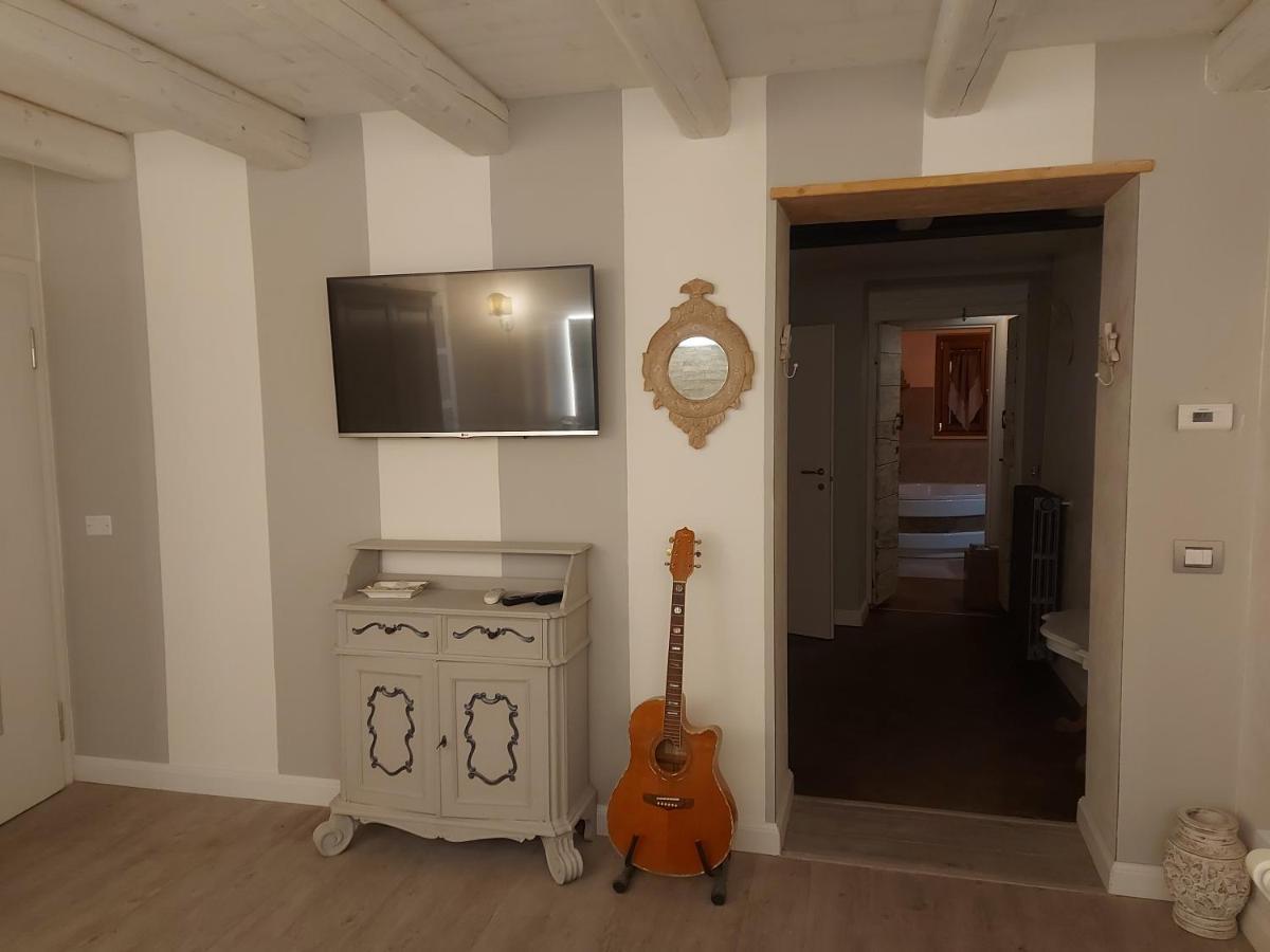 B&B Corte Colli Antichi Sona Exteriör bild