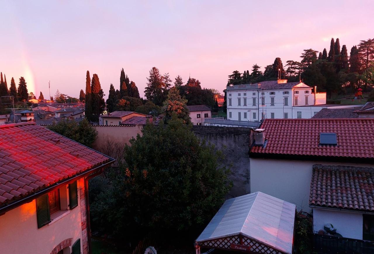 B&B Corte Colli Antichi Sona Exteriör bild