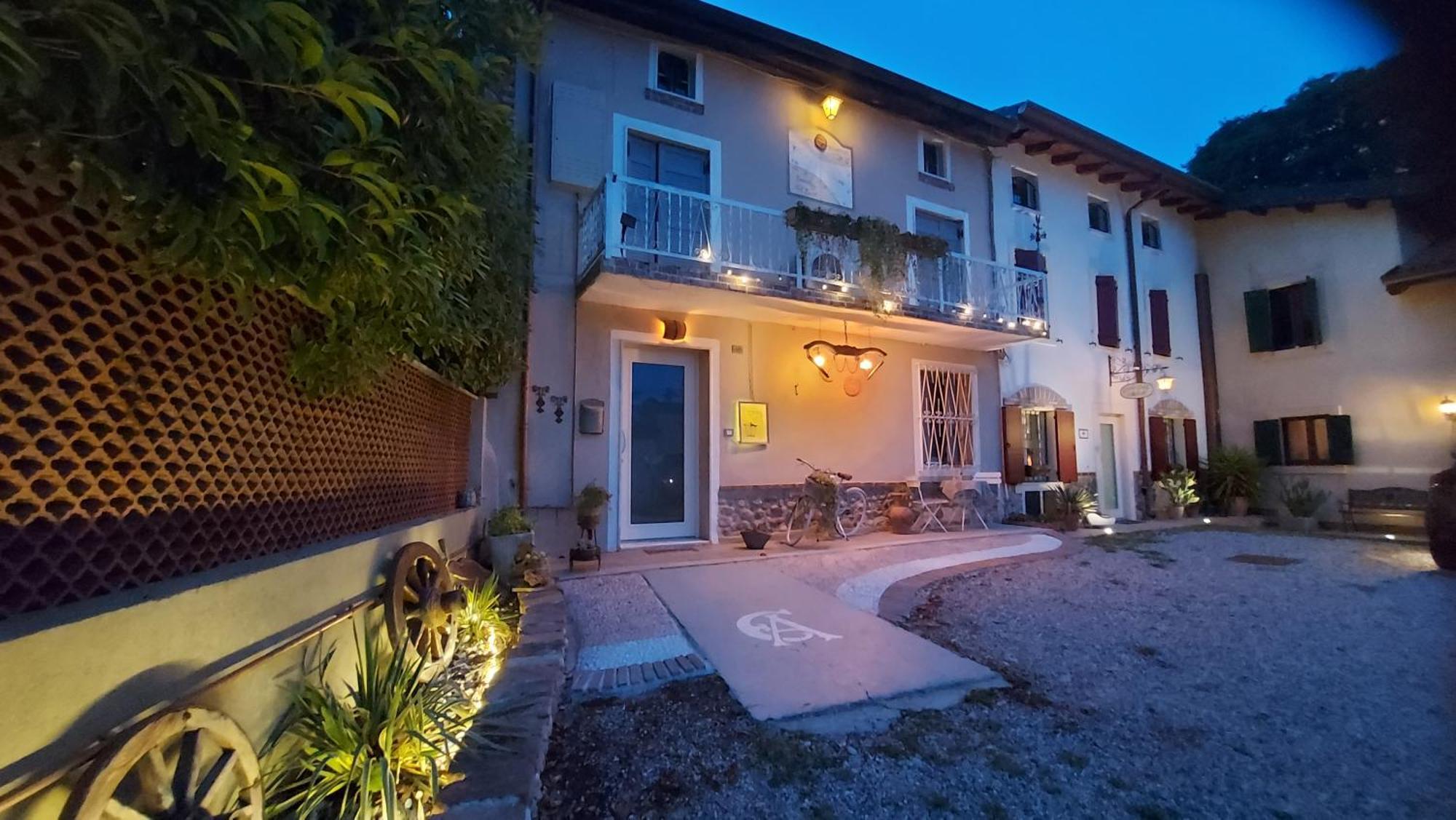 B&B Corte Colli Antichi Sona Exteriör bild
